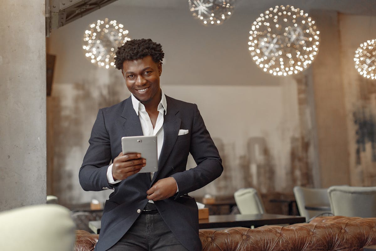 Restaurant manager using a tablet